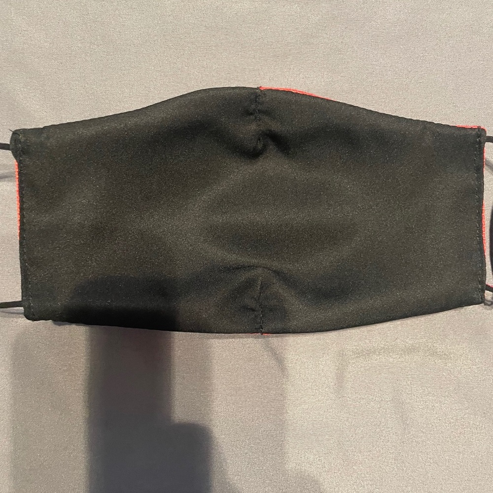 Embroidered face mask - Picture 6 of 12